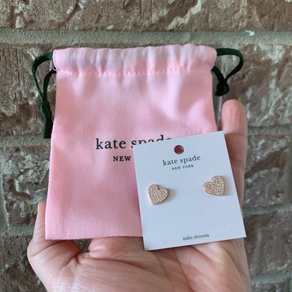 OFFERS? NEW Kate Spade Pave Heart Stud Earrings NWT - Picture 1 of 2